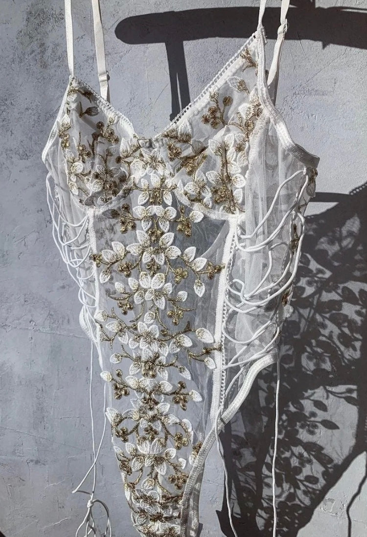 Body Amelia – Elegancia floral