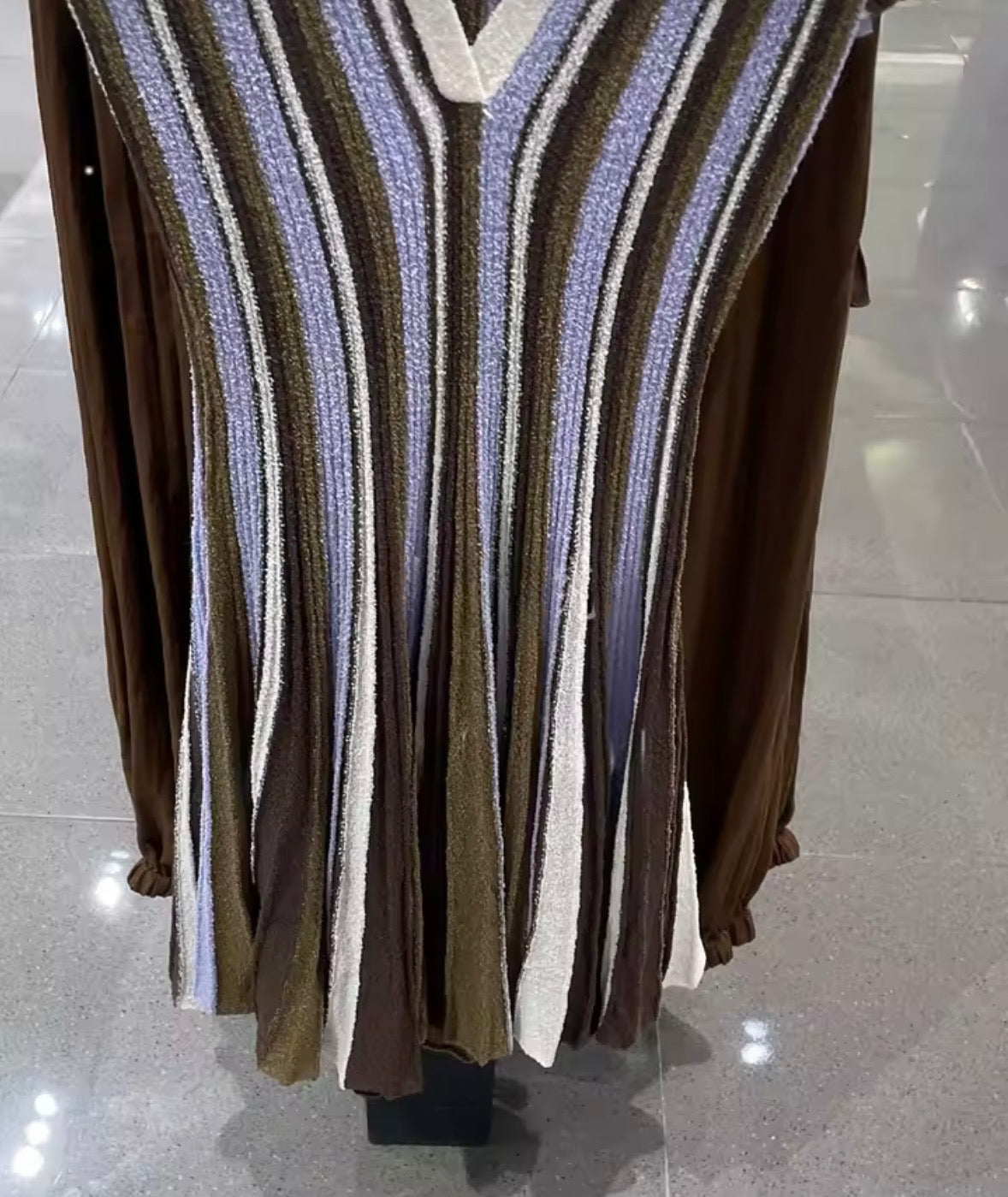 Vestido Tango de Manga Corta con Rayas y Corte Ajustado