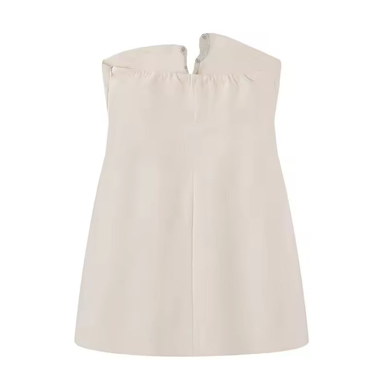 Vestido Caqui Claro Corto, Cuello Asimétrico, Adornado con Joyería
