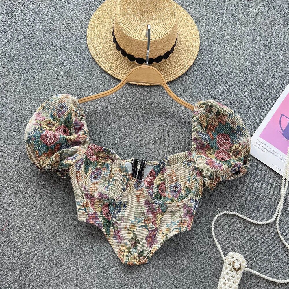 Corset Victoriano- Manga Abullonada y Estilo Vintage